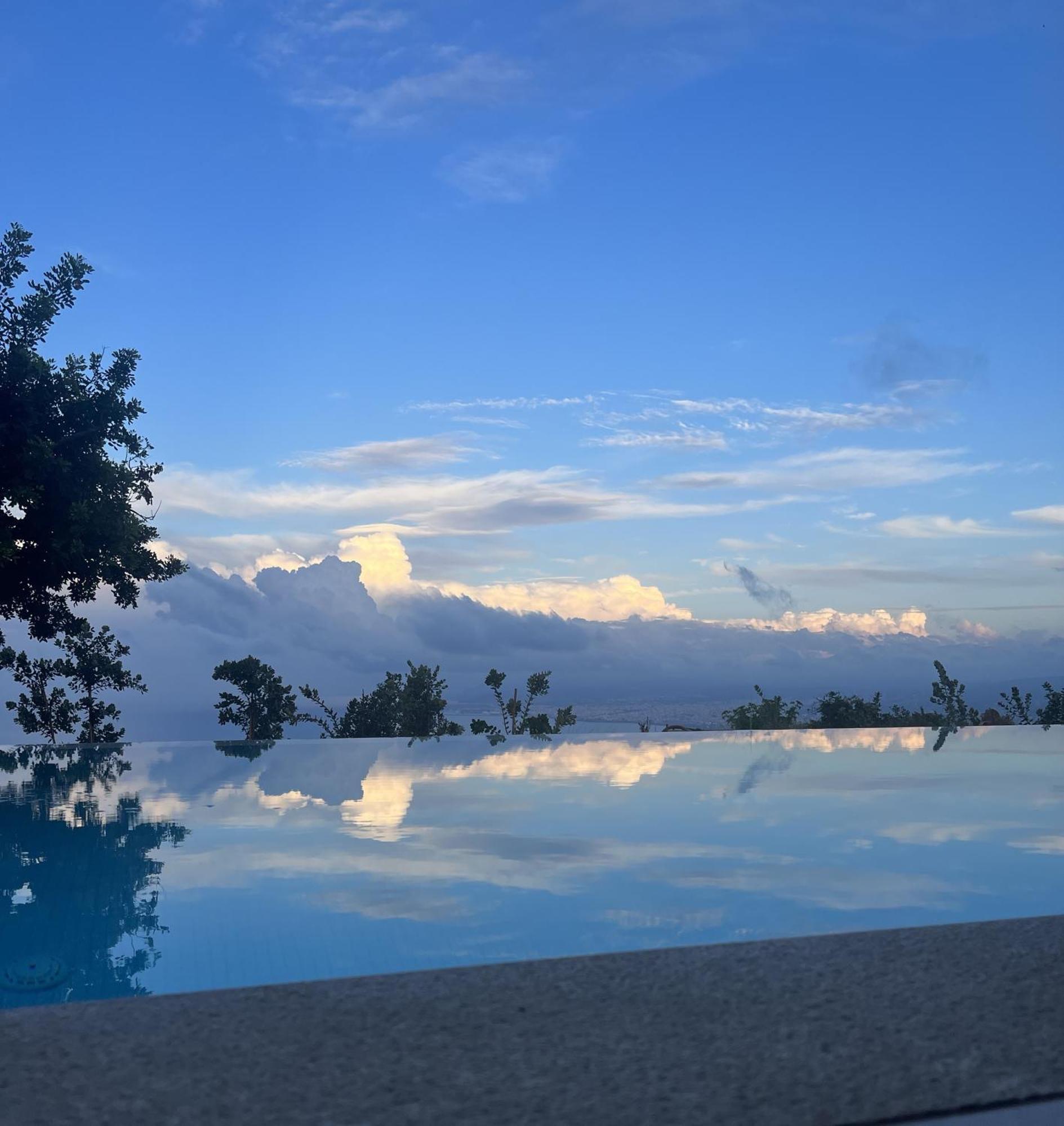 Plethora Luxury Suites Rodhia  ภายนอก รูปภาพ