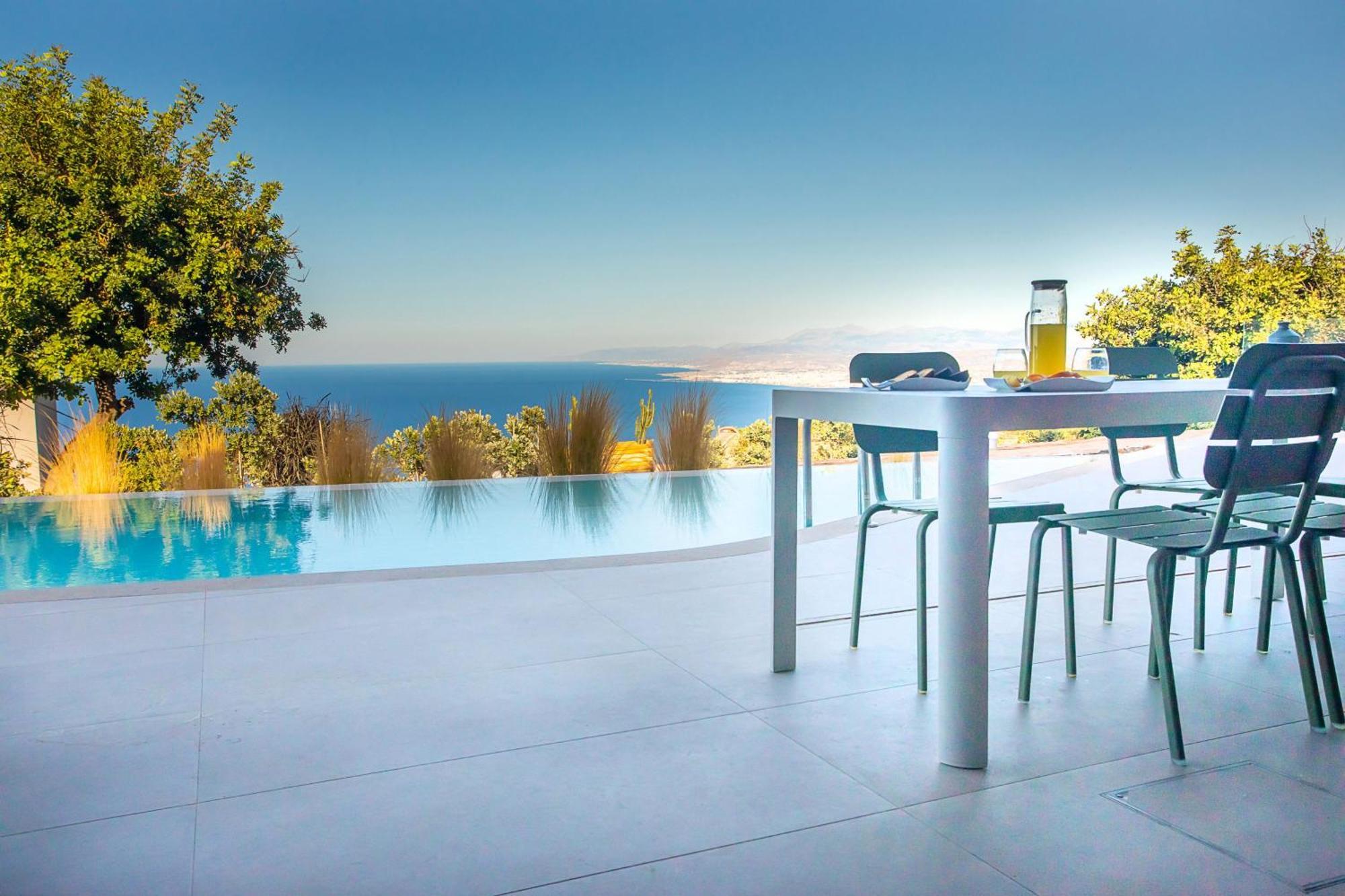 Plethora Luxury Suites Rodhia  ภายนอก รูปภาพ